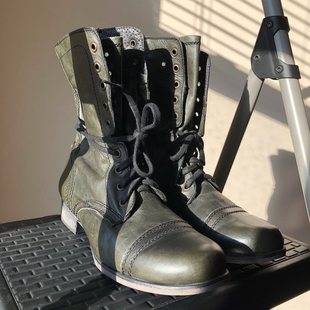 STEVE MADDEN COMBAT BOOTS